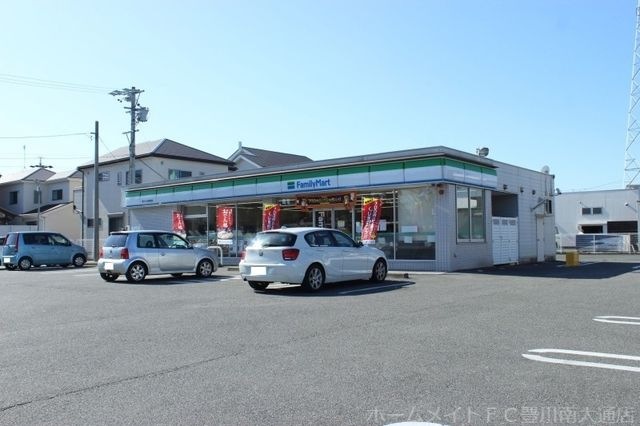 ファミリーマート豊川牛久保通店