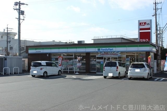 ファミリーマート豊川小坂井町店
