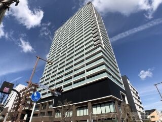 写真:パークタワー豊田の外観