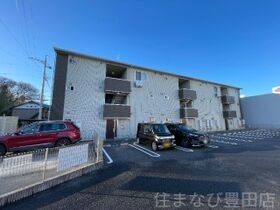 クリア トゥレス A棟の外観