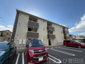 クリア トゥレス C棟の外観