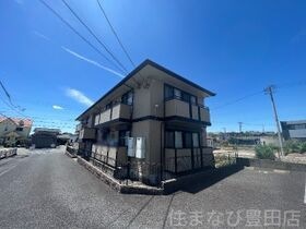グランドゥールスード B棟の外観