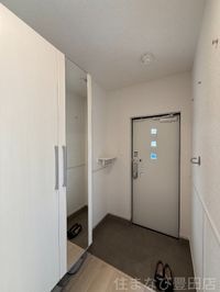 同型完成モデル