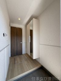 同型完成モデル