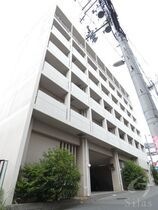 アーデン千里中央の外観