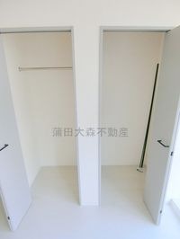 洋室8.7帖の収納 クローゼット