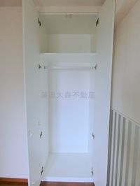 洋室5.3帖の収納