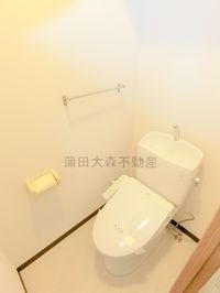 温水洗浄便座付きのトイレ