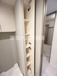 洗濯機置き場横、洗面所の棚収納