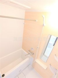 浴室乾燥機付きのバスルーム