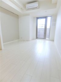 洋室8.3帖