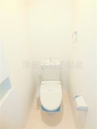 温水洗浄便座付きのトイレ