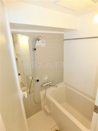浴室乾燥機付のバスルーム