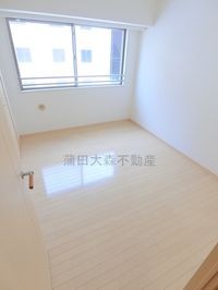 玄関正面の洋室5.7帖