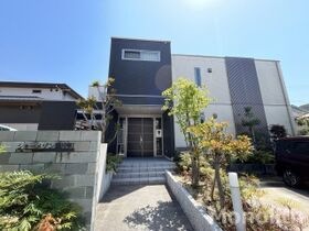 シャーメゾン鳳中町の外観