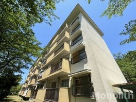 泉北茶山台2丁7番4号棟の外観