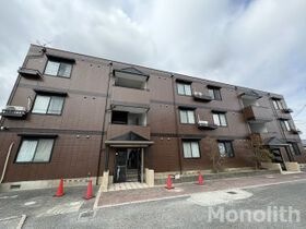 竹城台ハイツE棟の外観