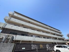 ロイヤルフラット壱番館の外観