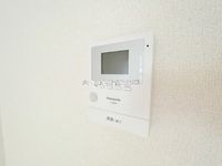 モニター付きインターホンで安心です♪