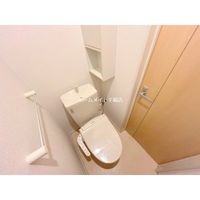 ウォシュレット付きで快適な環境です♪