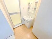 シャワー付き化粧台です♪