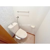 ウォシュレット付きで快適な環境です♪
