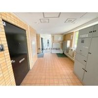 宅配ボックス付きです!