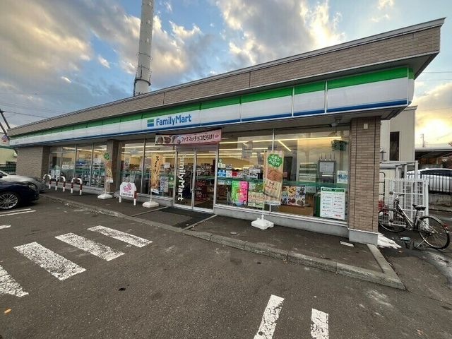 ファミリーマート札幌富丘3条店