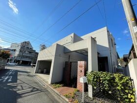 山手2貸家の外観