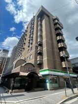 大阪市中央区西心斎橋2丁目の外観