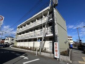 レオパレス高幡の外観