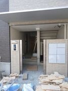 建築中
