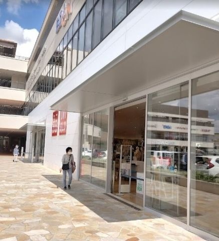 ユニクロオアシスタウンキセラ川西店