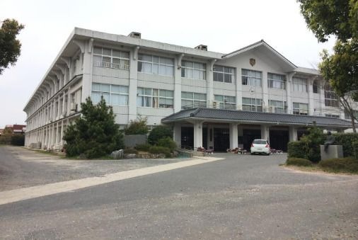 倉吉市立東中学校