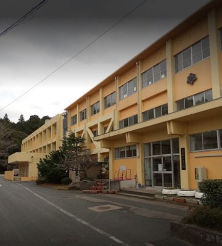 倉吉市立西郷小学校