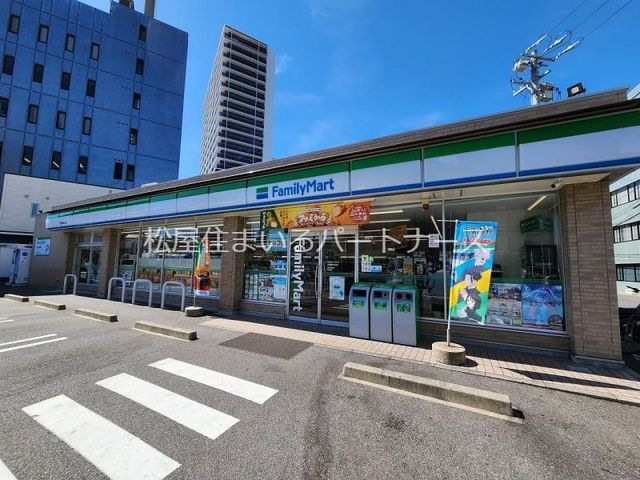 ファミリーマート刈谷駅北口店