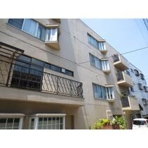 ラフォール寝屋川A棟の外観