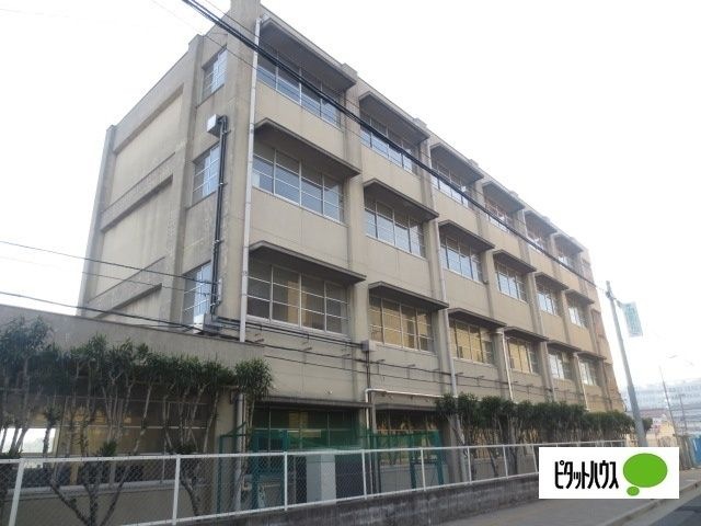 寝屋川市立中央小学校