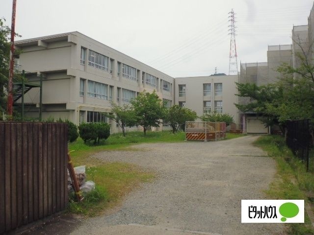 交野市立倉治小学校