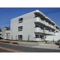 カサブランカ滝ノ水の外観