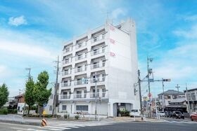 ウイング上飯田(旧三階橋ビル)の外観
