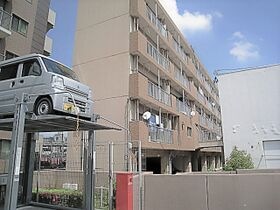 ヤカタハイツの外観