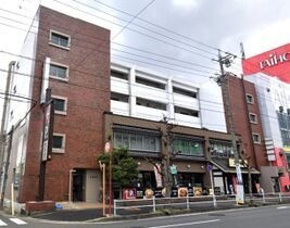 近藤ビル(トランクルーム付)の外観