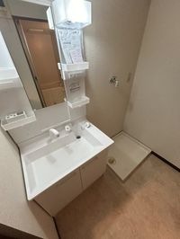 独立洗面台