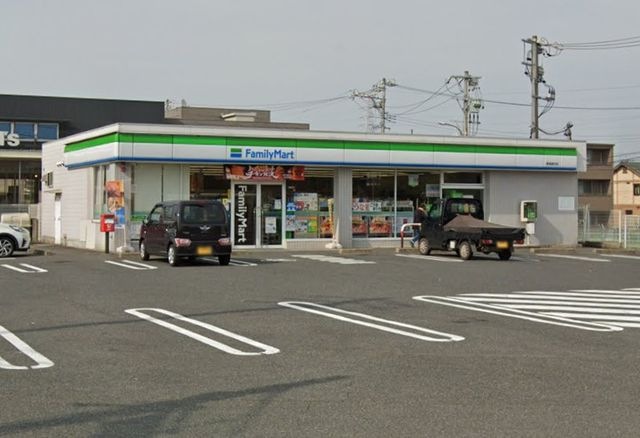 ファミリーマート 東海渡内店