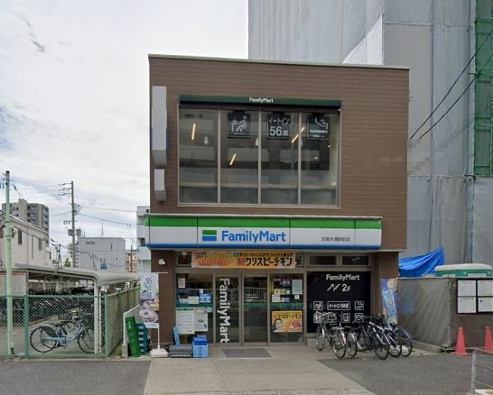 ファミリーマート 志賀本通駅前店