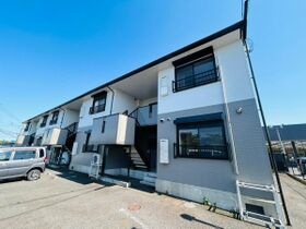 セゾン阪長の外観