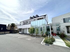 羽曳が丘4丁目クリニック跡テナントの外観