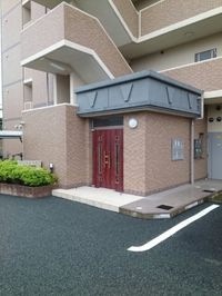 落ち着いたエントランスです