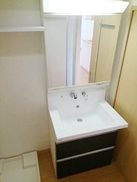 明るい洗面所です